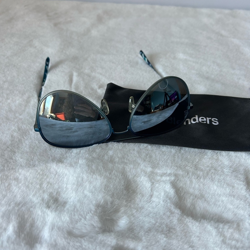 Blenders Blue Malibu NWOT aviators - Picture 4 of 5
